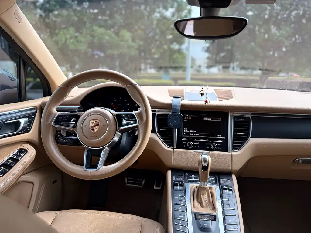 Porsche Macan 2015 — фото 18