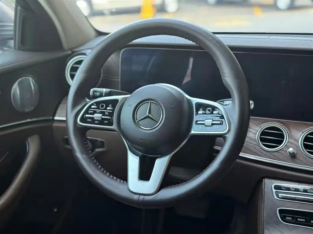Mercedes-Benz E-Class 2019 — фото 8