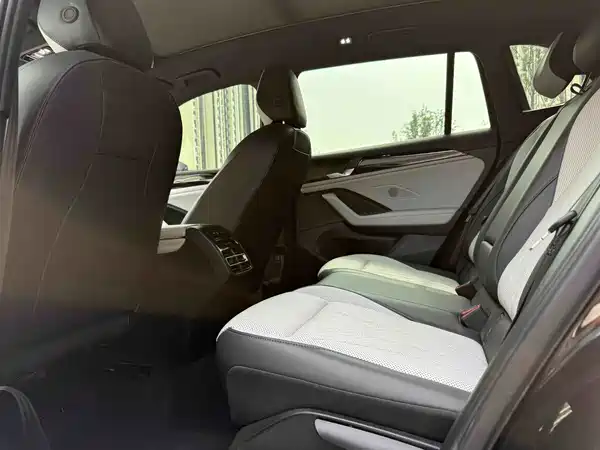 Volkswagen Tiguan L 2024