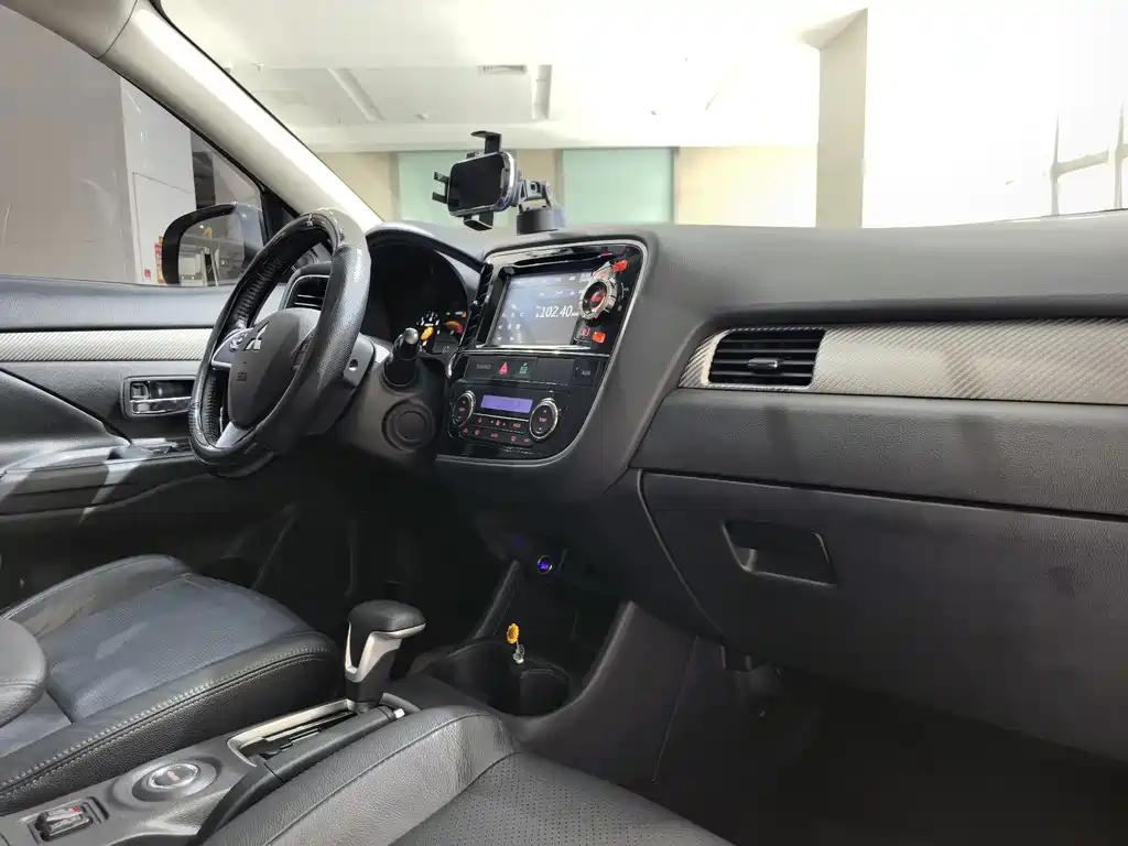 Mitsubishi Outlander 2013 — фото 13