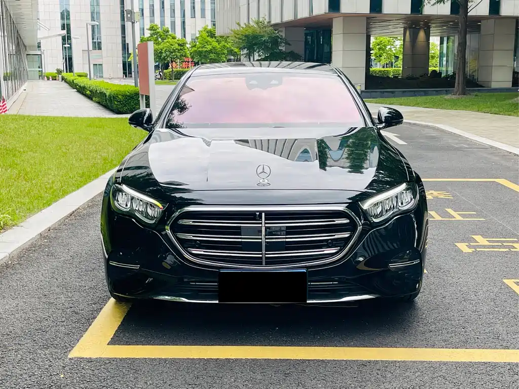 Mercedes-Benz E-Class 2024
