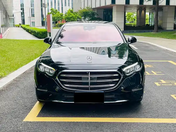 Mercedes-Benz E-Class 2024