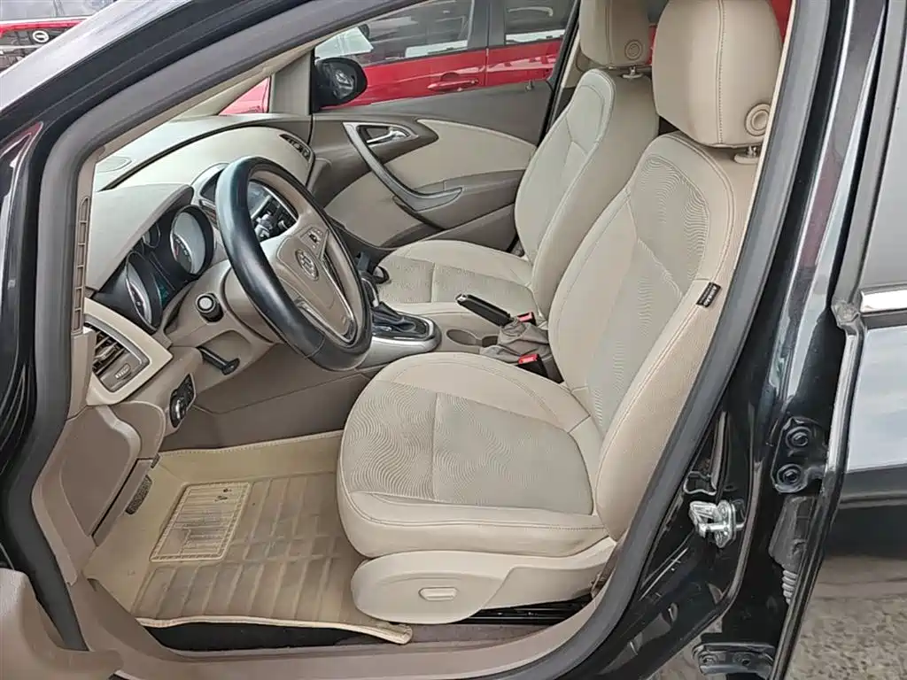 Buick Excelle 2015 — фото 15