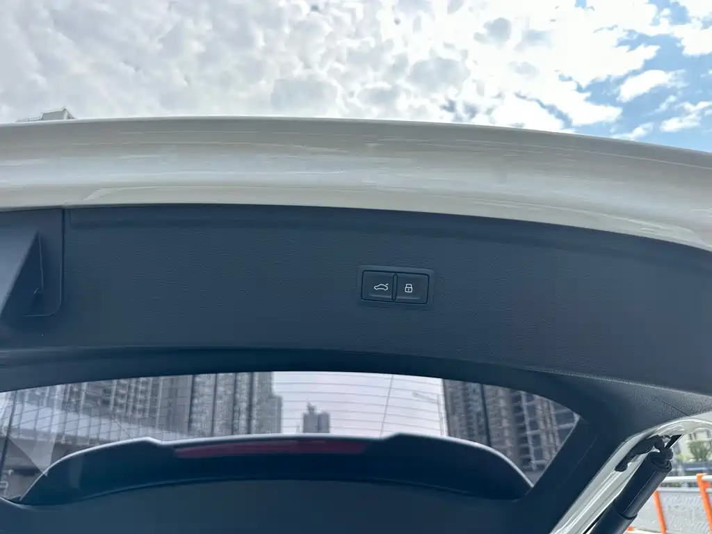 Audi Q5L 2021 — фото 19