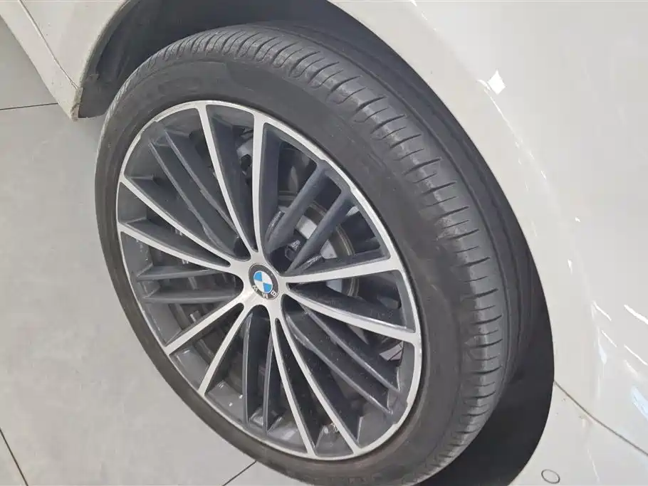 BMW 5 Series 2023