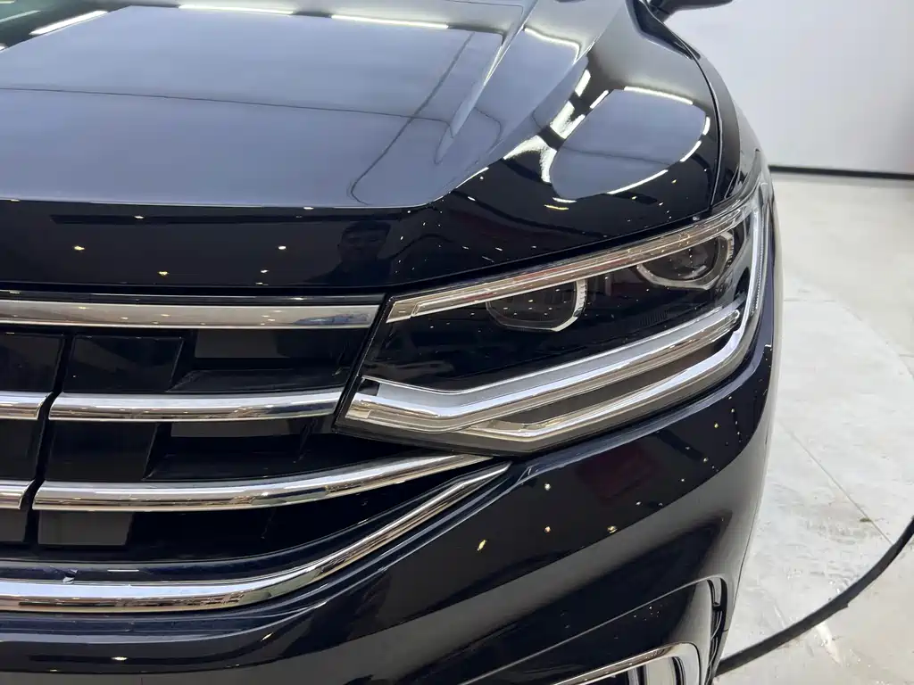 Volkswagen Tiguan L PHEV 2025