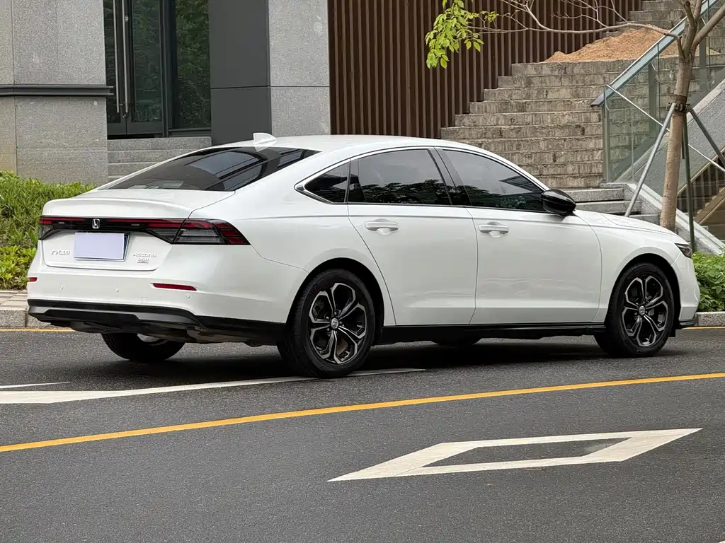 Honda Accord 2023 — фото 4