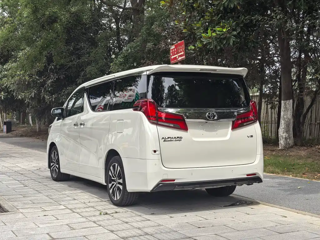 Toyota Alphard 2019 — фото 7