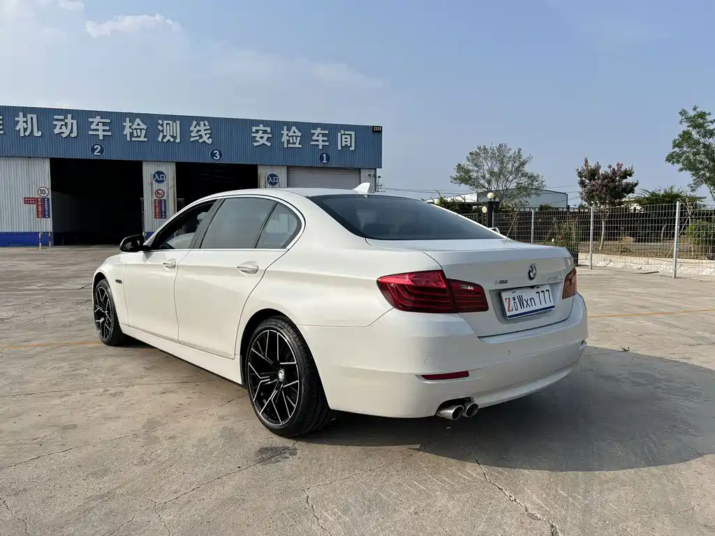 BMW 5 Series 2014 — фото 9
