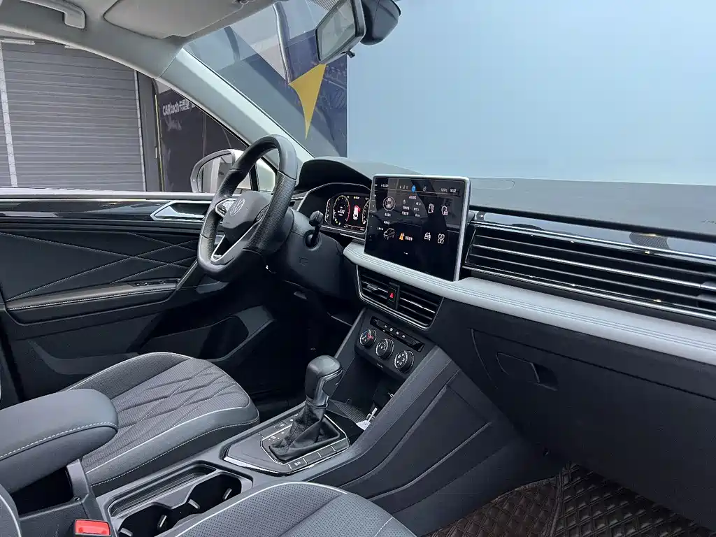 Volkswagen Tiguan L 2022 — фото 23