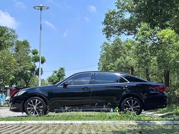 Toyota Crown 2019