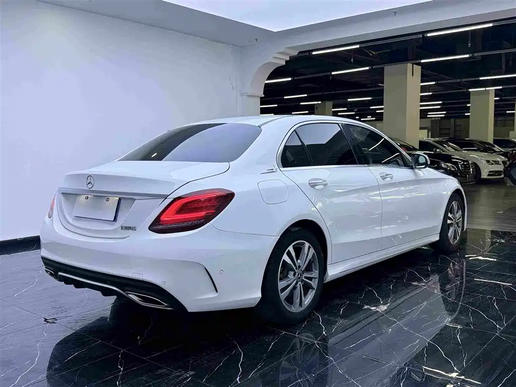 Mercedes-Benz C-Class 2019 — фото 19