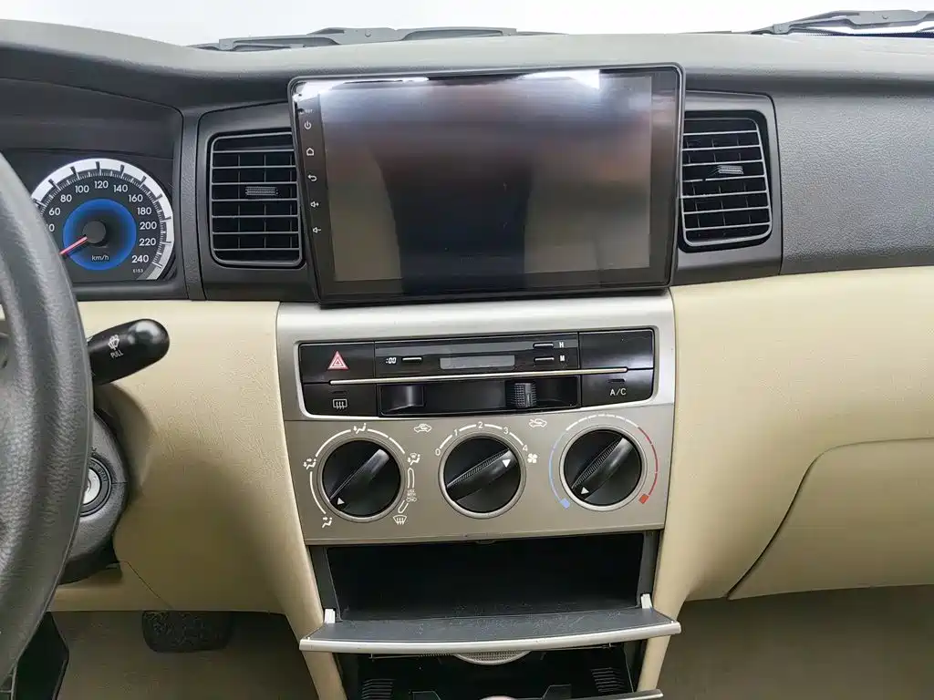 Toyota Corolla 2015 — фото 12