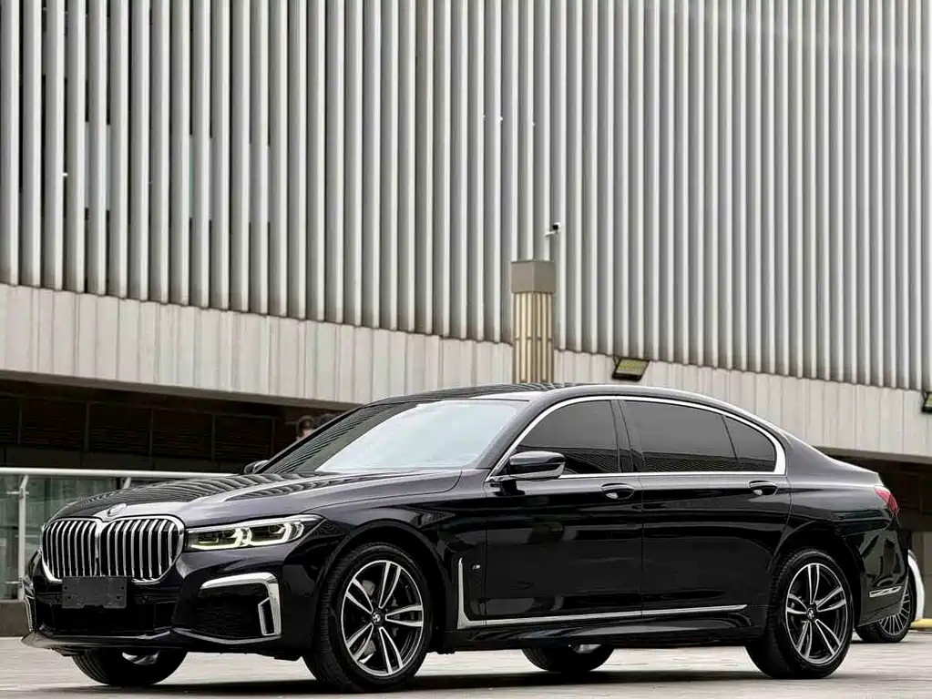 BMW 7 Series 2022 — фото 1