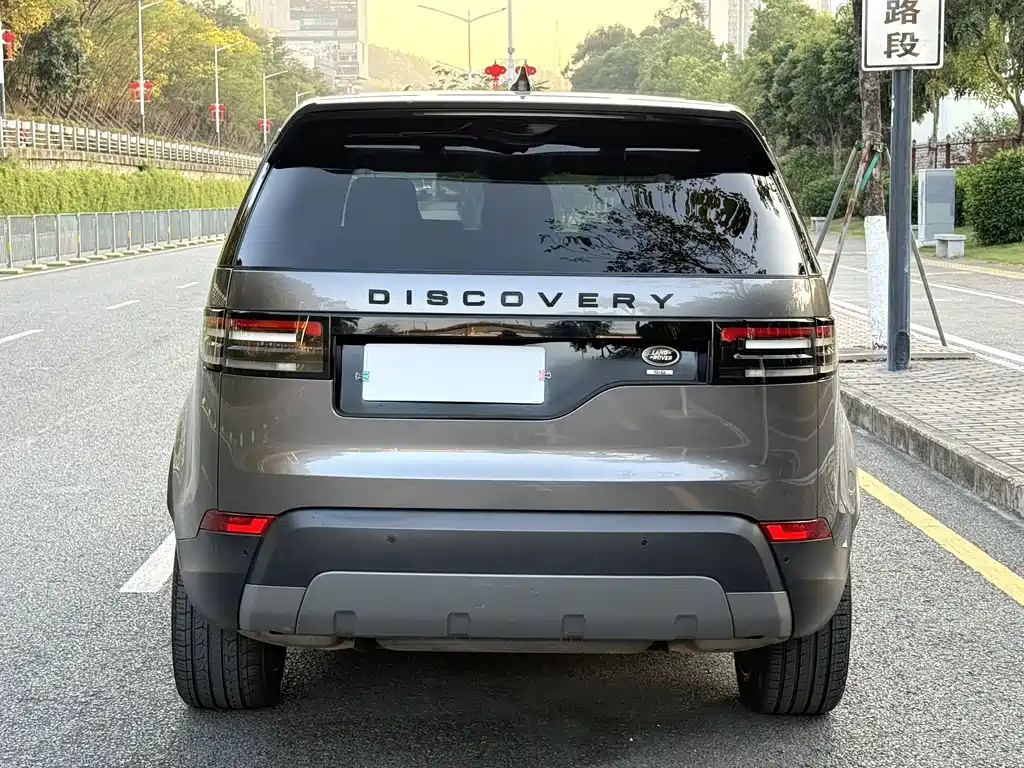Land Rover Discovery 2018 — фото 6
