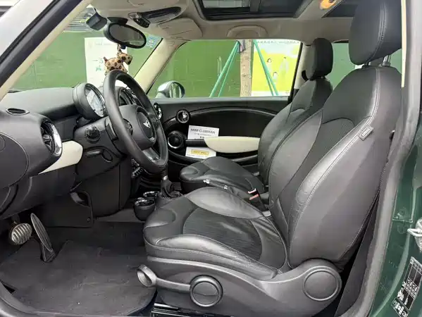 MINI Clubman 2012
