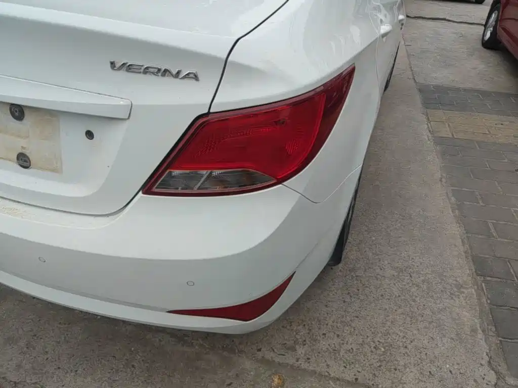 Hyundai Verna 2016 — фото 8