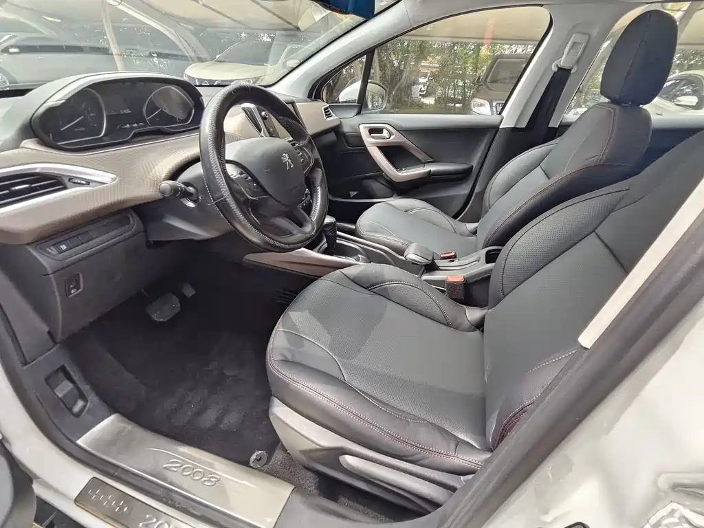 Peugeot 2008 2014