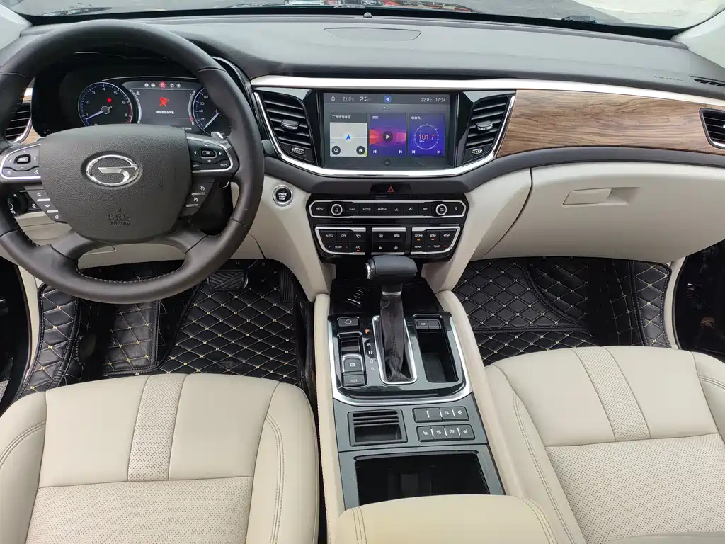 GAC Trumpchi GS8 2017 — фото 8