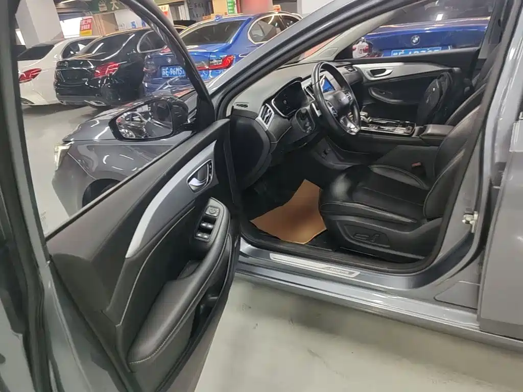 Roewe i6 MAX 2021 — фото 16