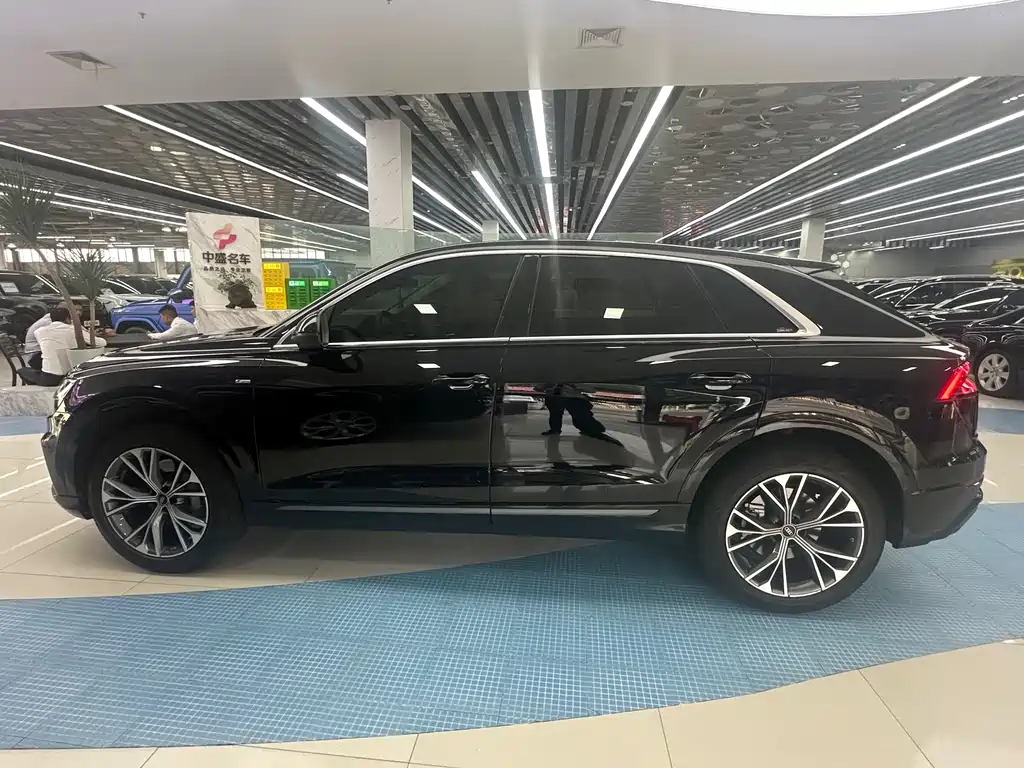 Audi Q8 2024