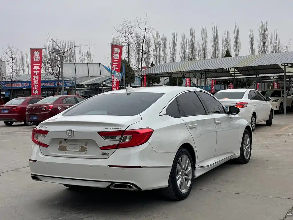 Honda Accord 2020 — фото 11