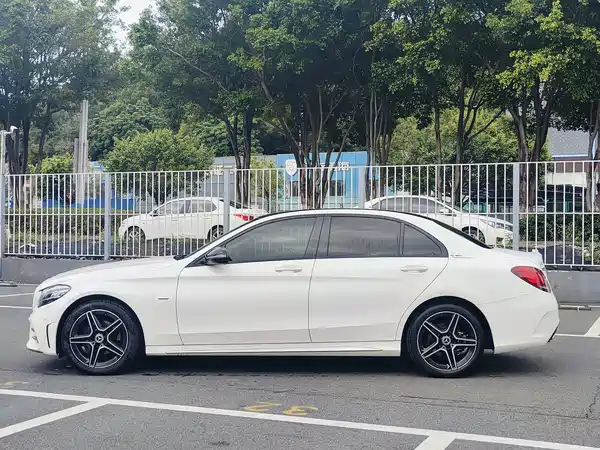 Mercedes-Benz C-Class 2022
