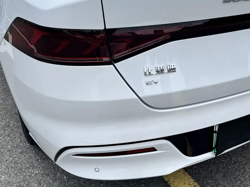 BYD Qin PLUS 2023 — фото 20