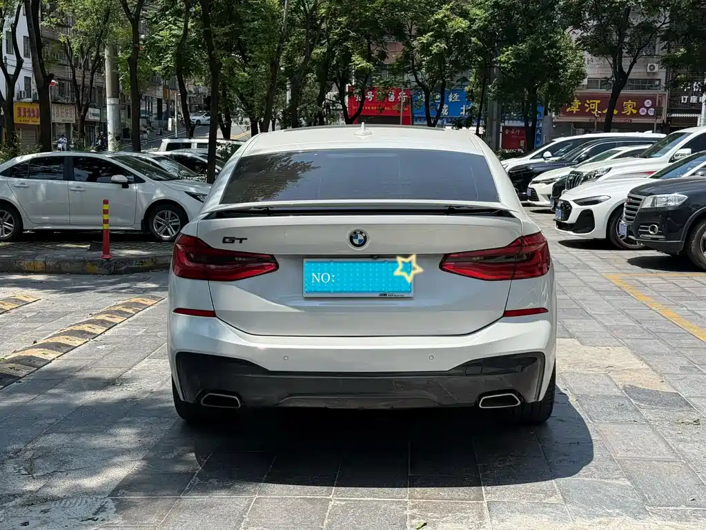BMW 6 Series GT 2018 — фото 11