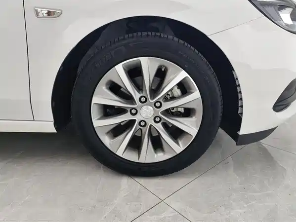 Buick GL6 2021