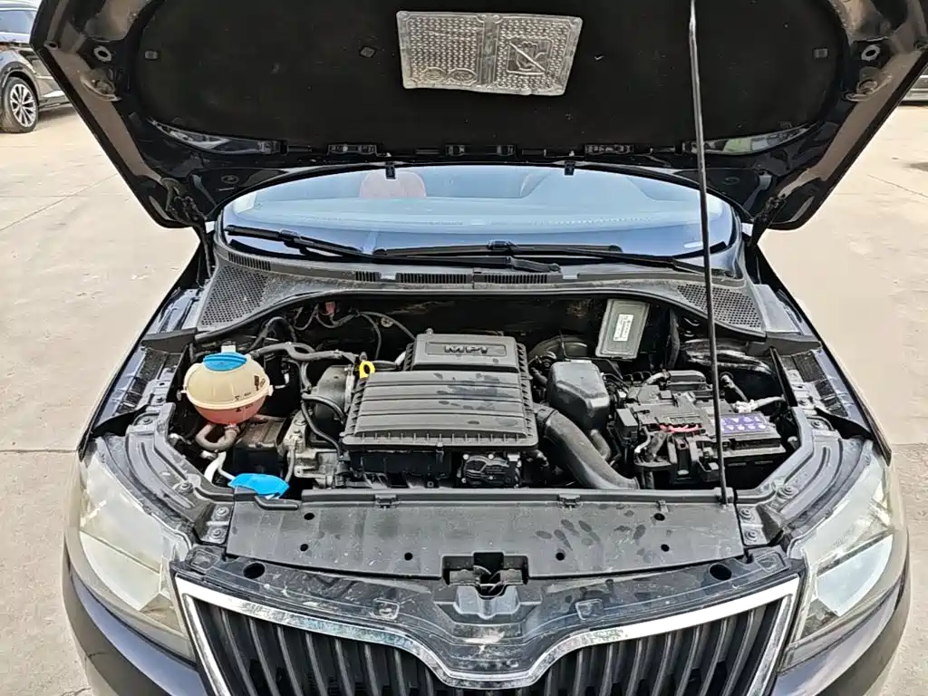 Skoda Rapid 2016 — фото 20