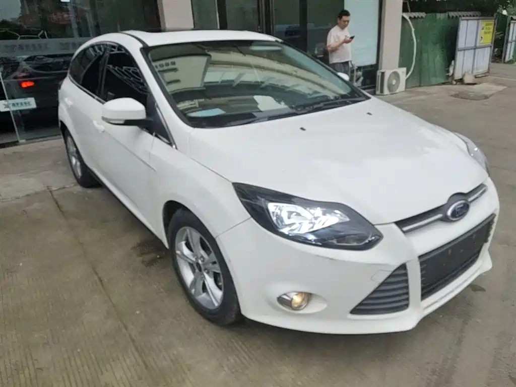 Ford Focus 2015 — фото 4