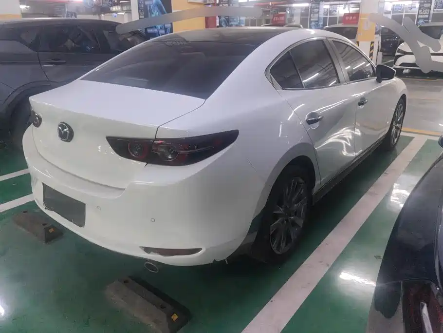 Mazda 3 Axela 2022
