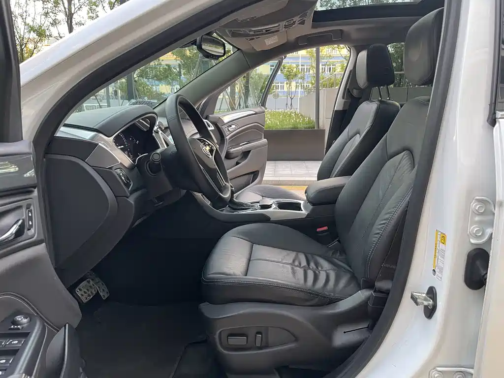 Cadillac SRX 2016 — фото 12