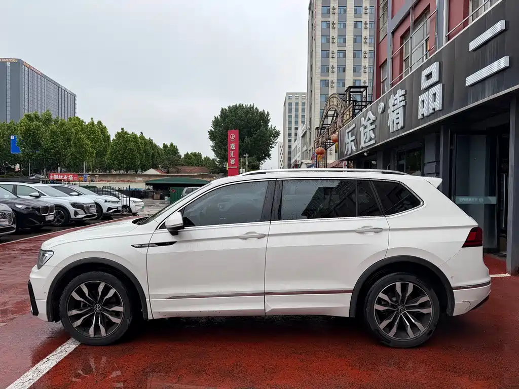 Volkswagen Tiguan L 2021 — фото 3