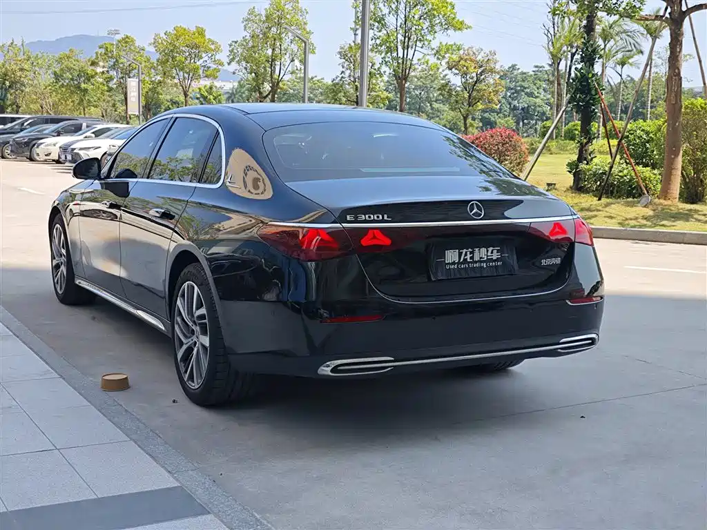 Mercedes-Benz E-Class 2024