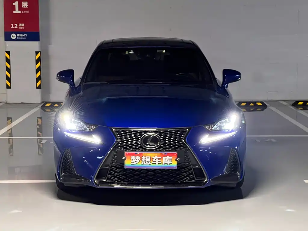 Lexus IS 2018