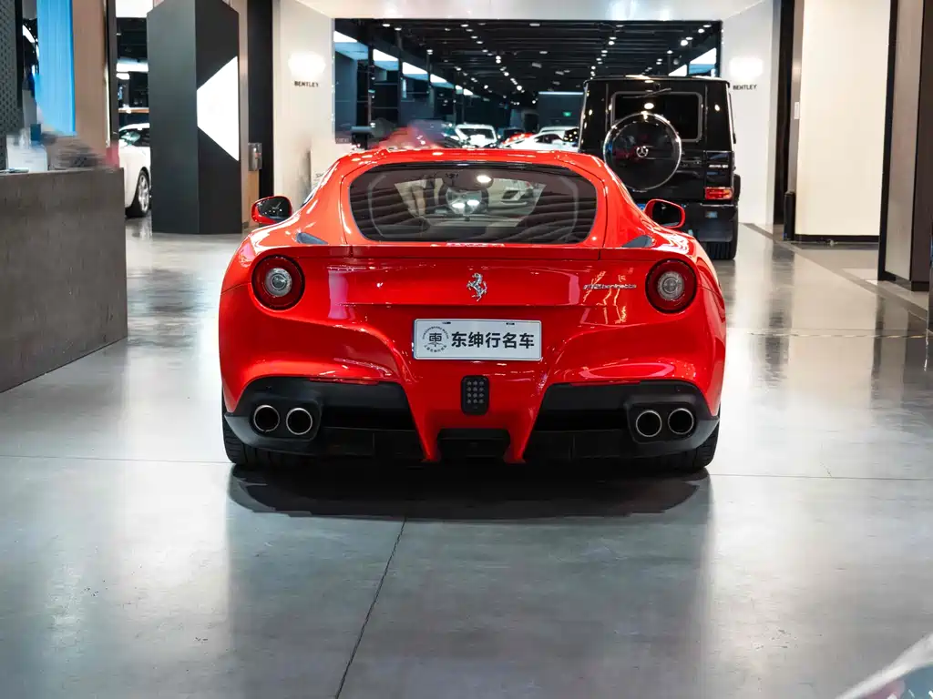 Ferrari F12berlinetta 2017 — фото 5