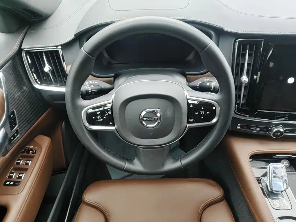 Volvo S90 2025 — фото 17
