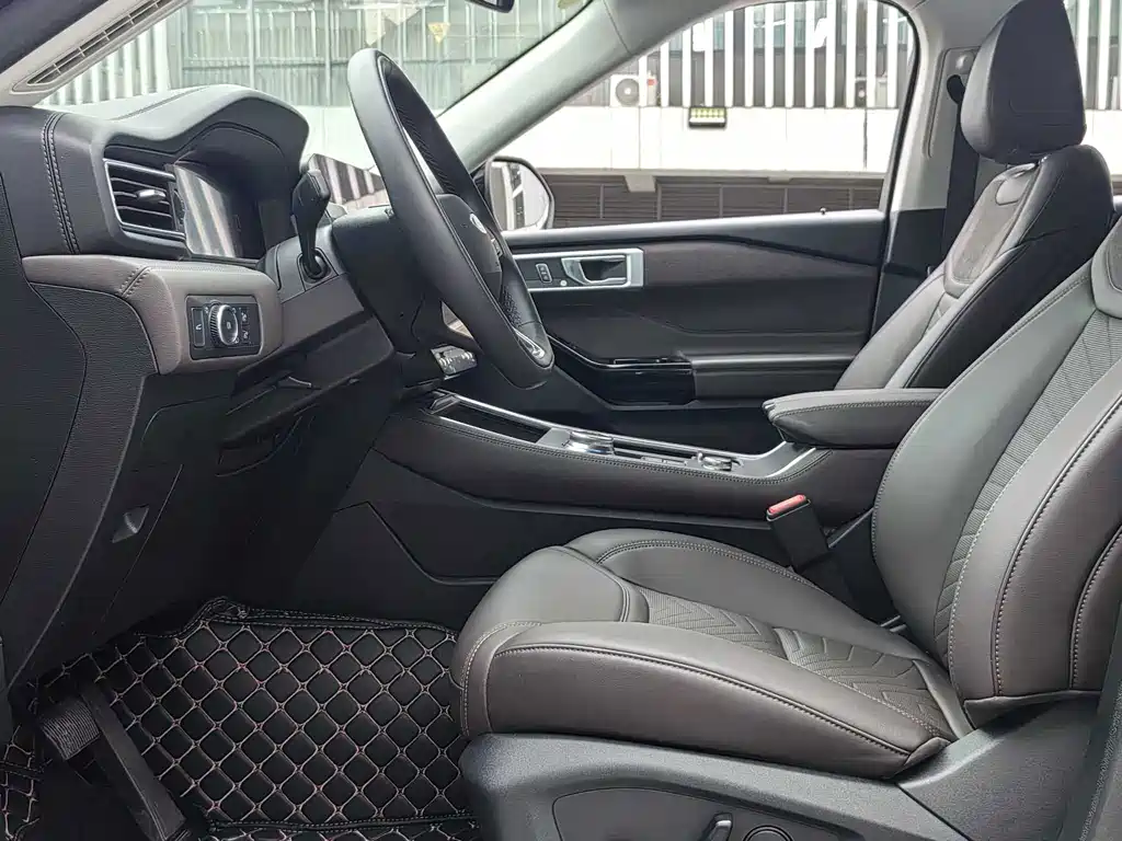 Ford Explorer 2025 — фото 16