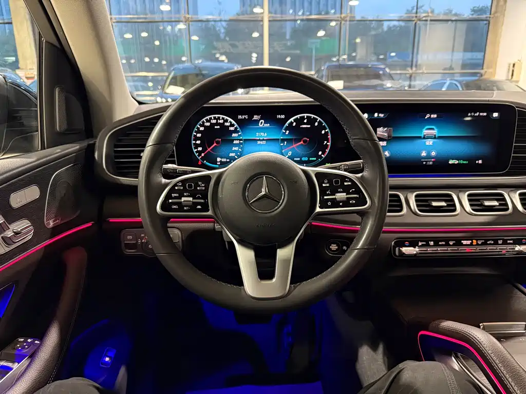 Mercedes-Benz GLE 2020 — фото 19