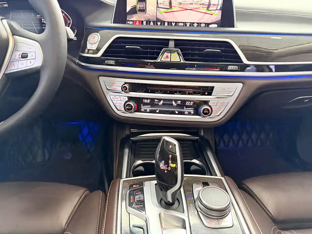 BMW 7 Series 2020 — фото 14