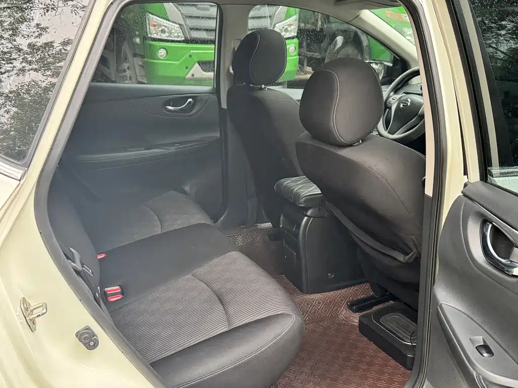 Nissan Tiida 2019 — фото 11