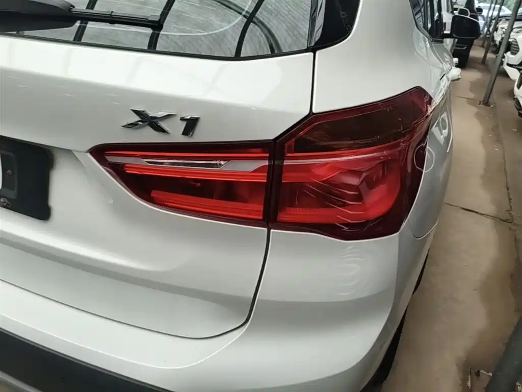 BMW X1 2016 — фото 8