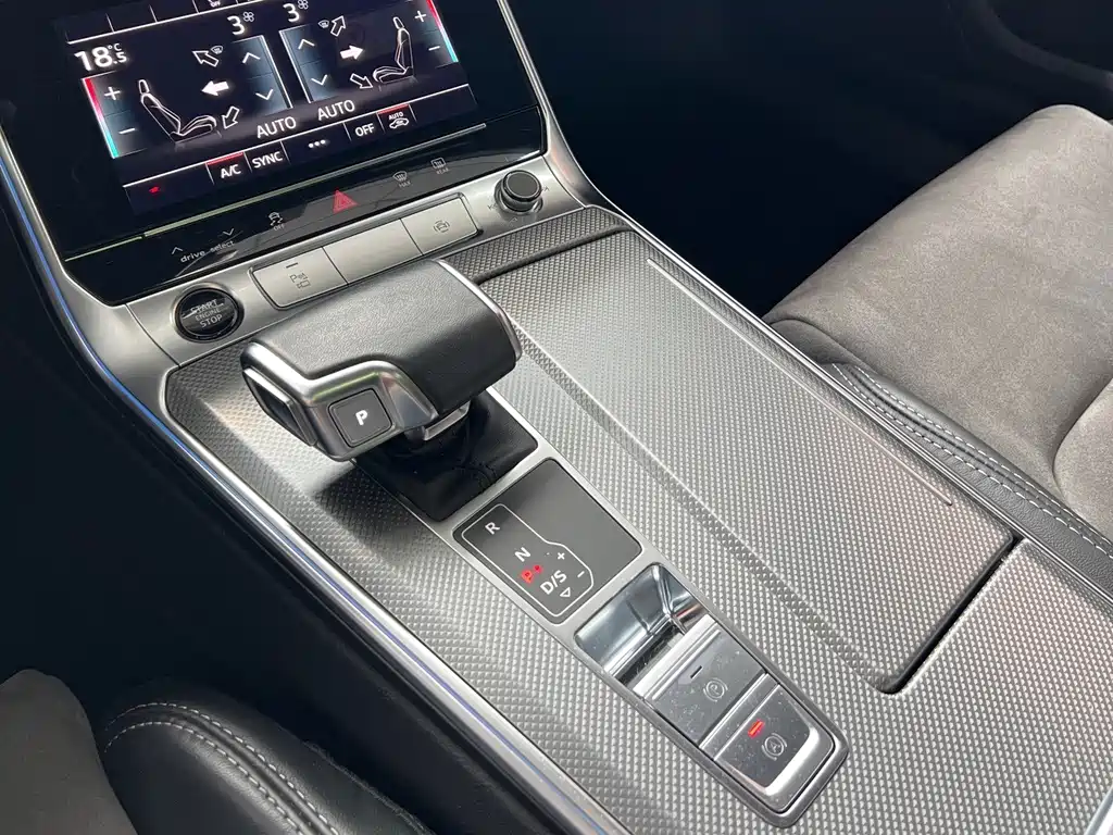 Audi A6L 2022
