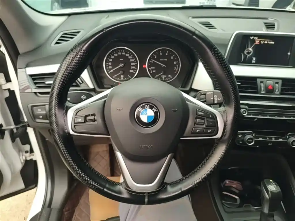 BMW X1 2016 — фото 11
