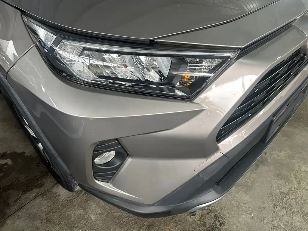 Toyota RAV4 2020 — фото 4