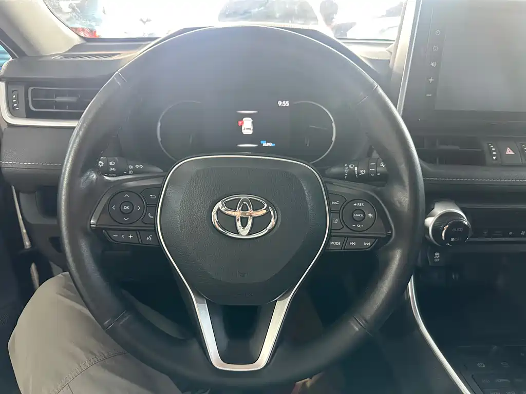 Toyota RAV4 2020 — фото 8