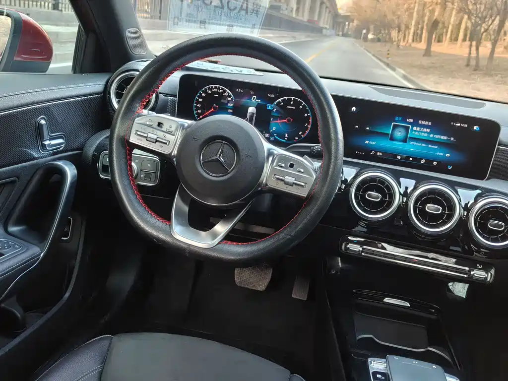 Mercedes-Benz A-Class 2019 — фото 5