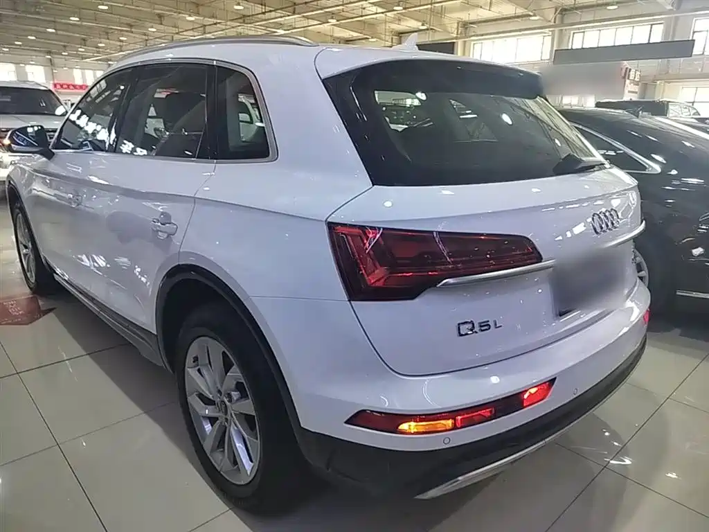 Audi Q5L 2023 — фото 5